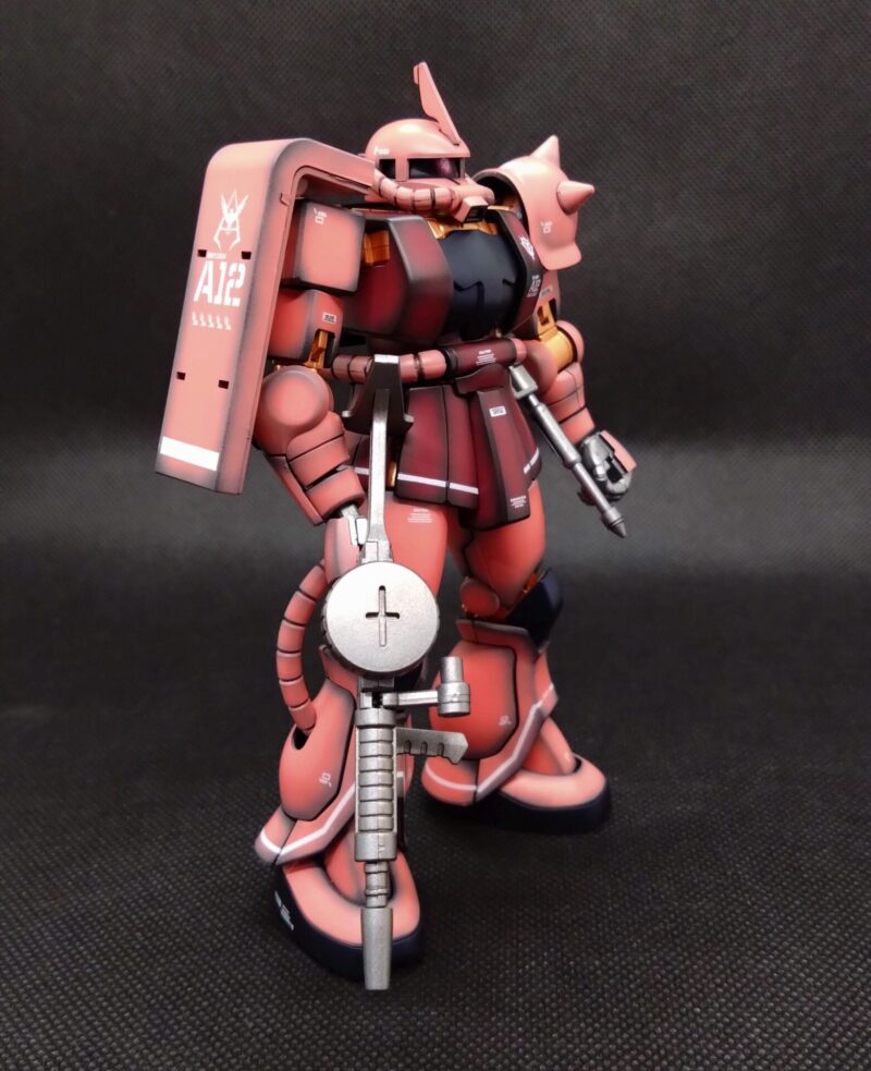 HGシャア専用ザクの右斜め前画像