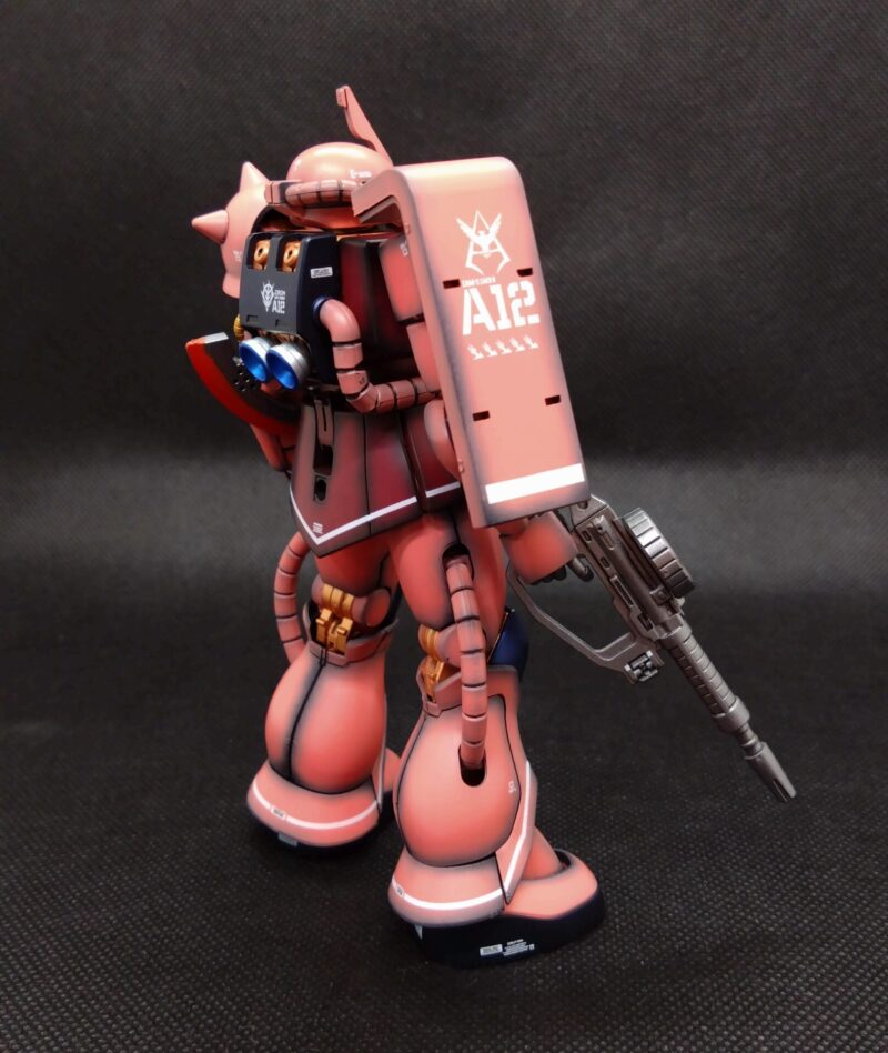 HGシャア専用ザクの右後ろ画像