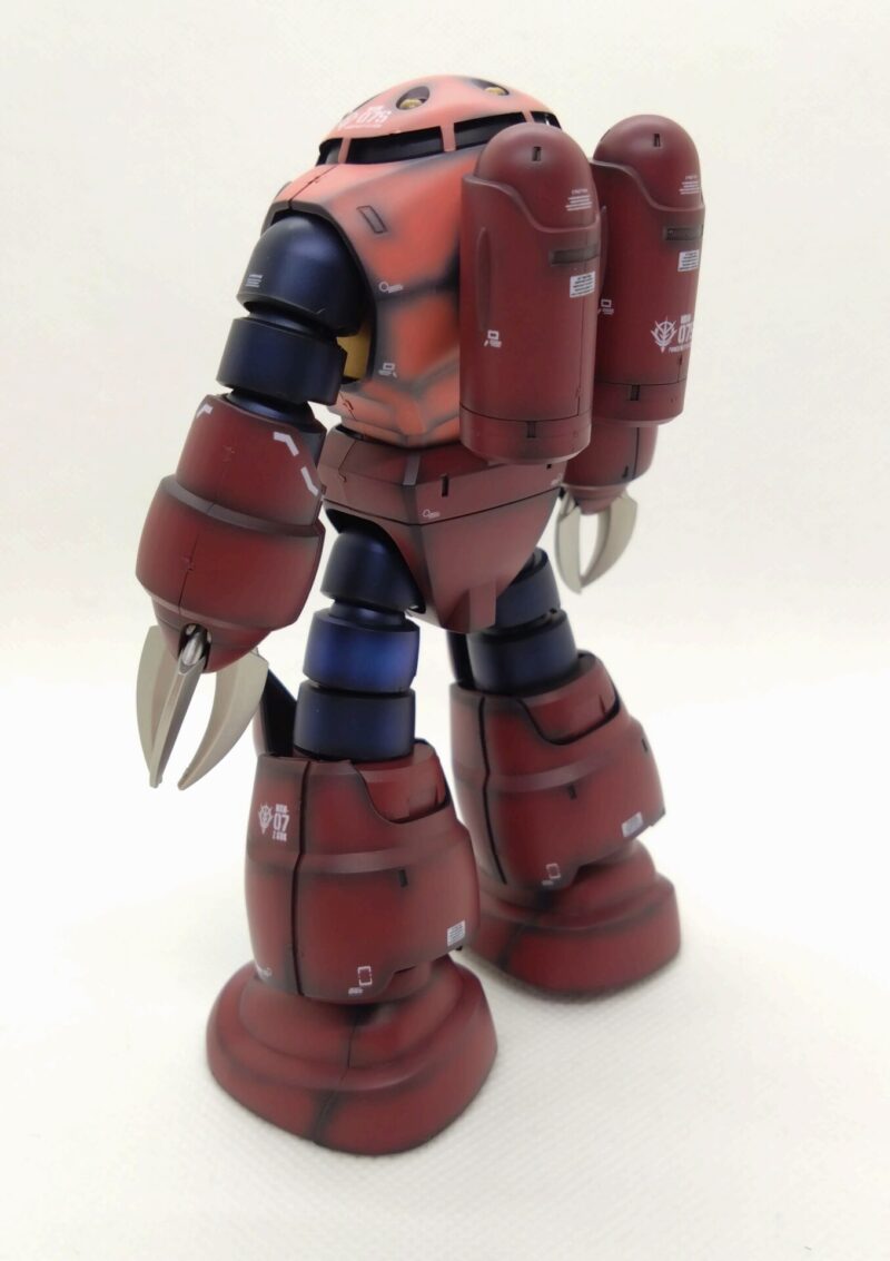 HGズゴックの左斜め後ろからの画像