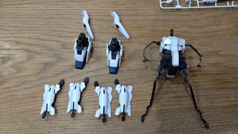 胸部の組み立てが完了