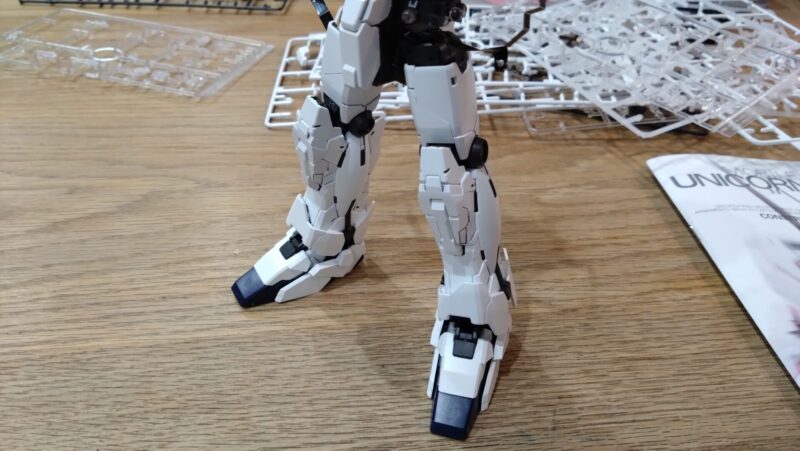 脚部の組み立て完了