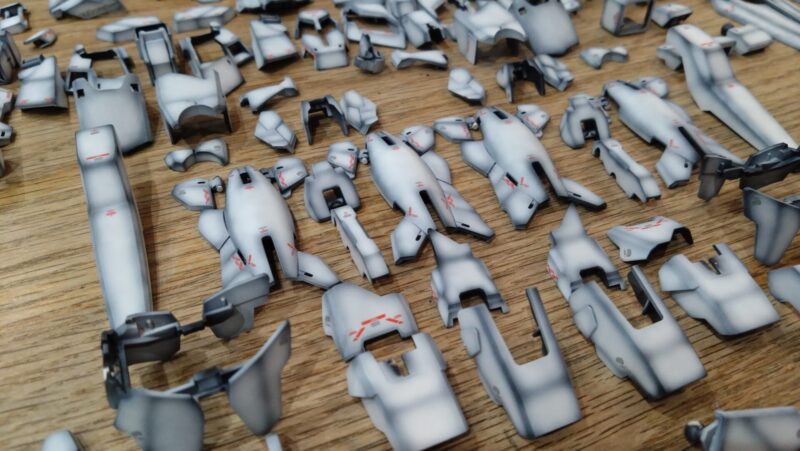 ホワイトパーツのグラデーション塗装アップ