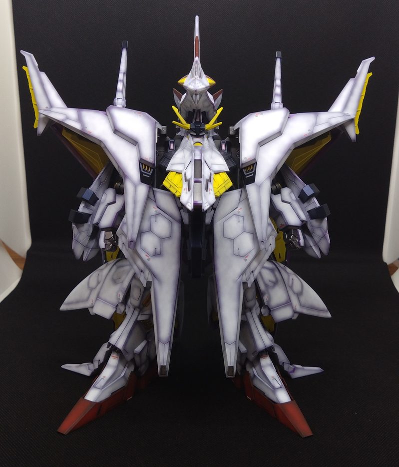 塗装したペーネロペーの正面