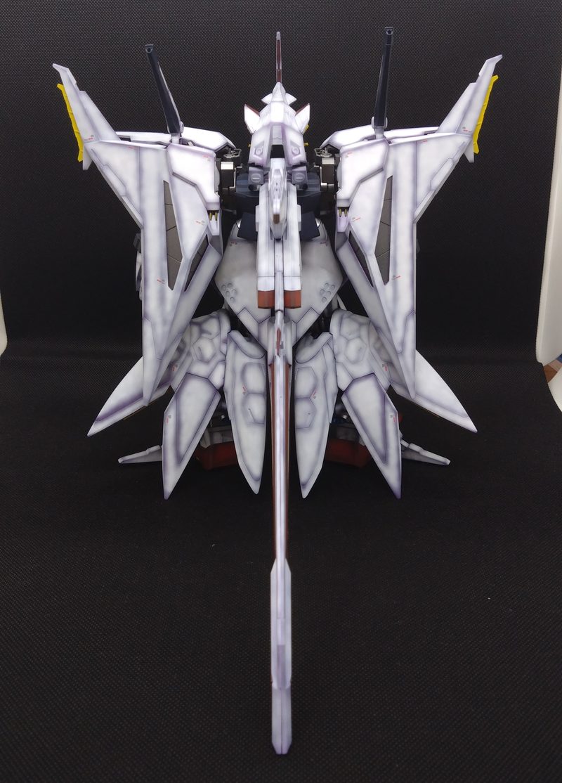 塗装したペーネロペーの背面