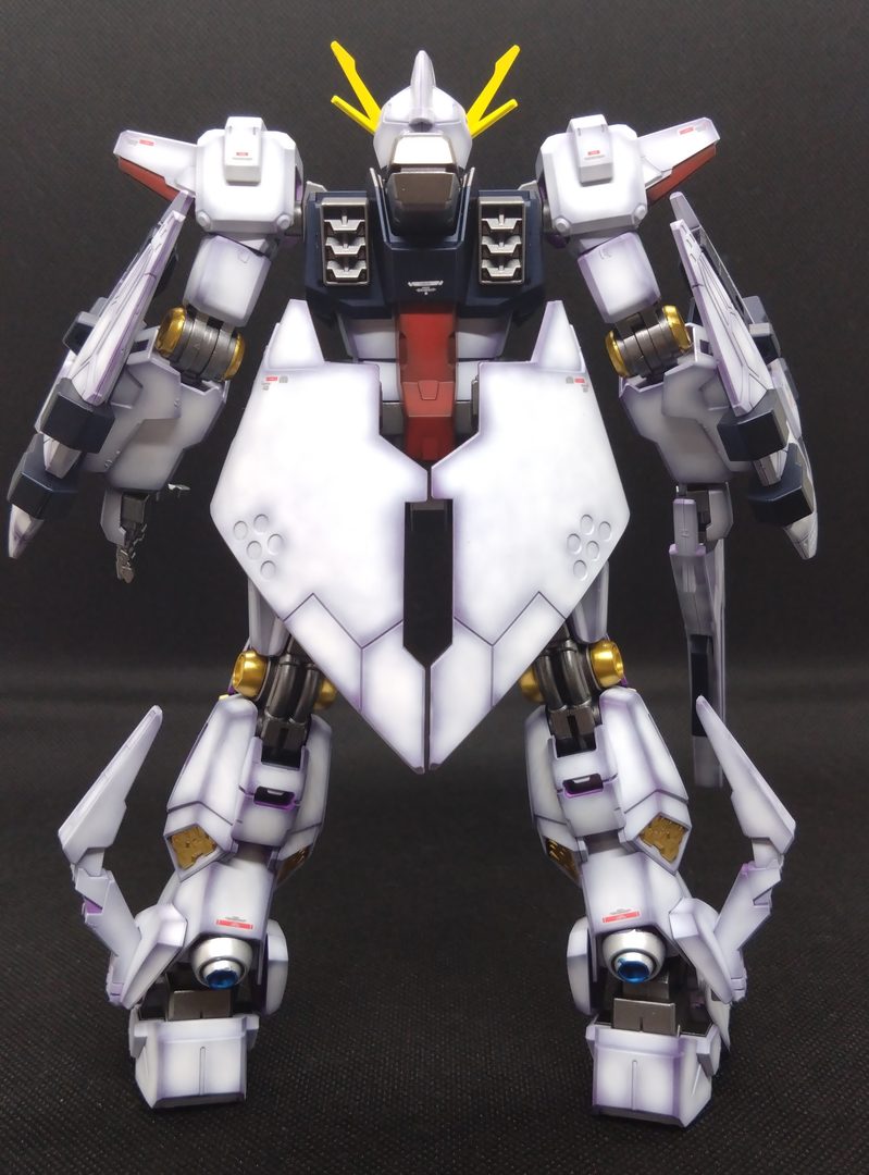 塗装したオデュッセウスガンダムの背面