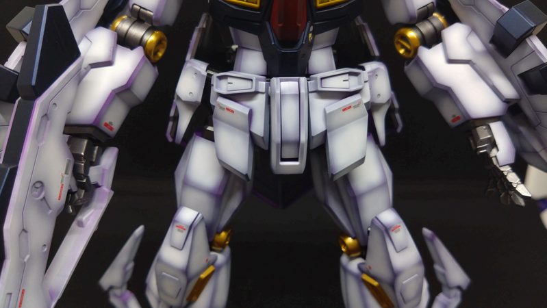 塗装したオデュッセウスガンダムの腰部アップ
