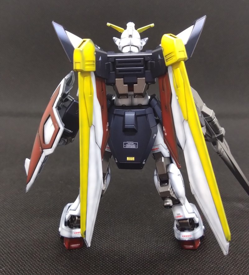 EGウイングガンダム全塗装後の背面