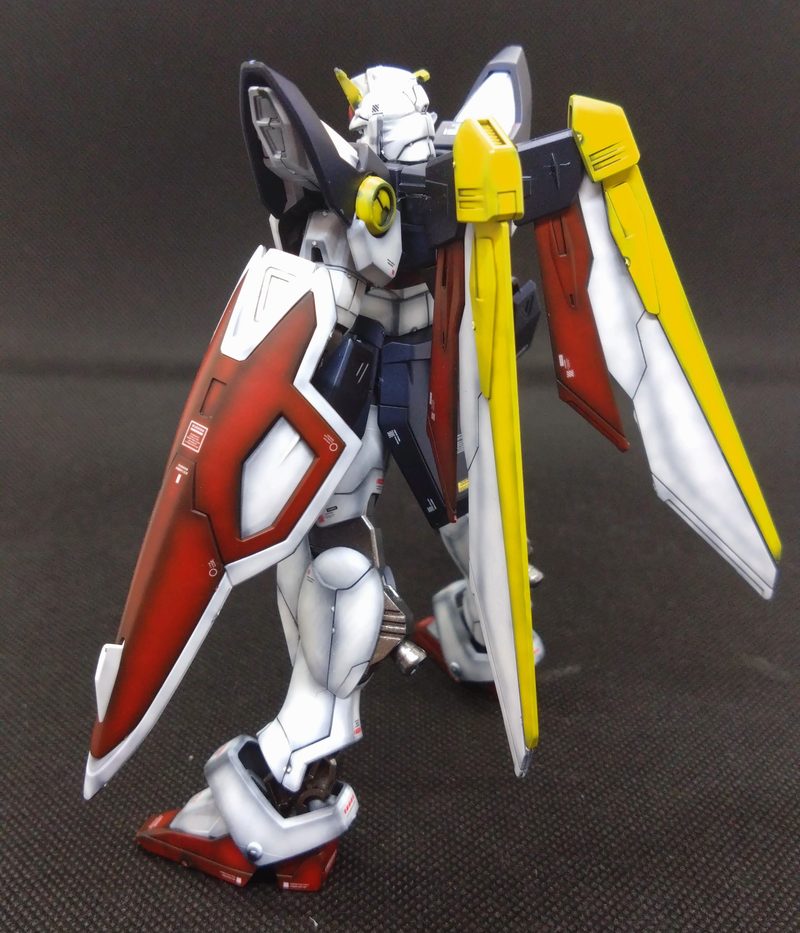 EGウイングガンダム全塗装後の左後ろ