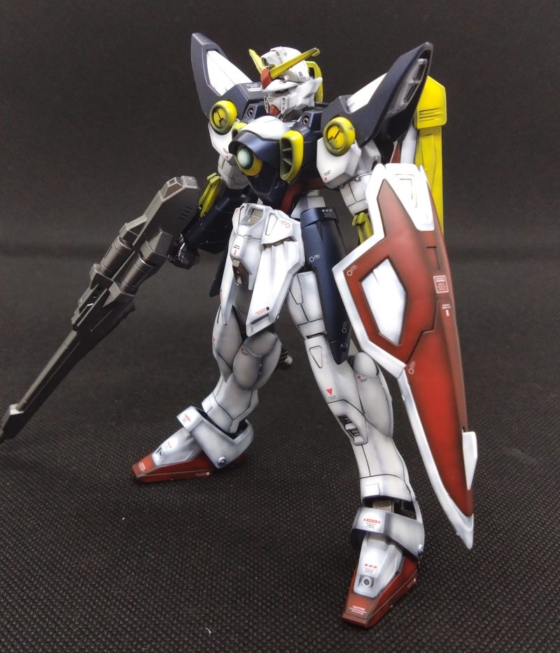 EGウイングガンダム全塗装後の右斜め前