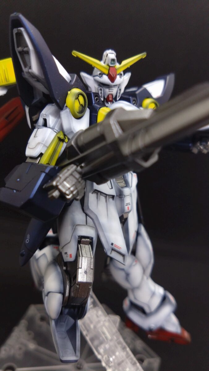 EGウイングガンダム全塗装後のポージング画像3