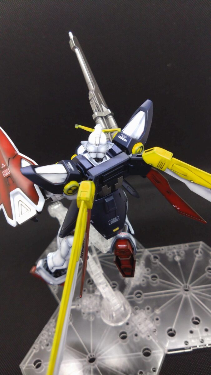 EGウイングガンダム全塗装後のポージング画像4